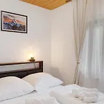 Alpina Haus Apartament