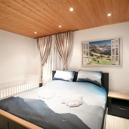 Alpina Haus アパート *