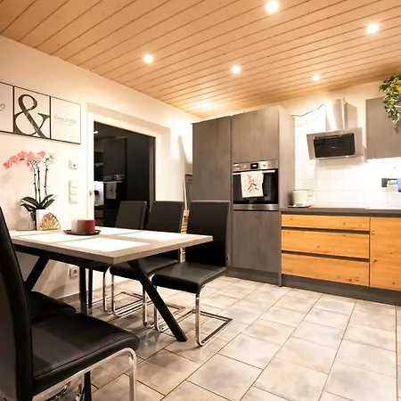 Alpina Haus アパート