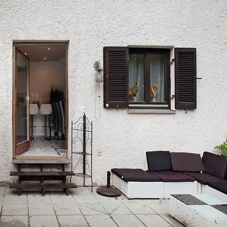 Alpina Haus アパート *